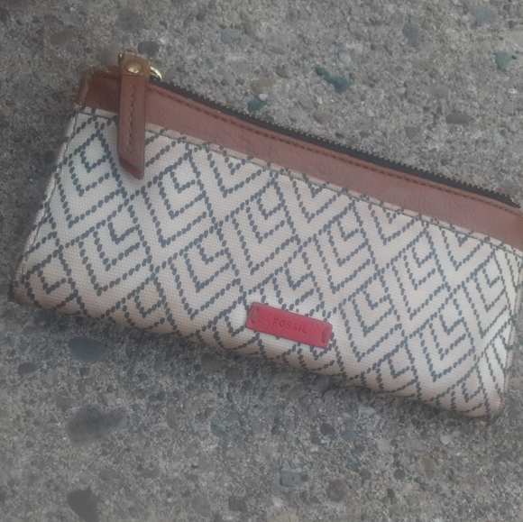 Fossil Wallet - Picture 12 of 12
